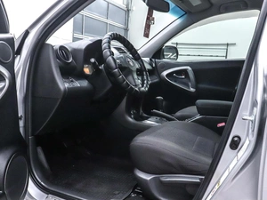 Внедорожник Toyota RAV4 2011 года, 1750000 рублей, Красноярск