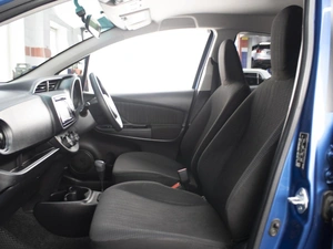 Хетчбэк Toyota Vitz 2017 года, 885000 рублей, Омск