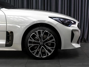 Лифтбек Kia Stinger 2018 года, 2999000 рублей, Тюмень
