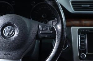 Седан Volkswagen Passat 2011 года, 1099000 рублей, Новосибирск