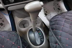 Седан Toyota Platz 2003 года, 399000 рублей, Омск