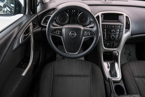 Хетчбэк Opel Astra 2011 года, 759000 рублей, Красноярск