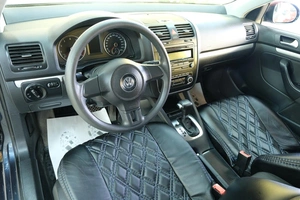 Седан Volkswagen Jetta 2010 года, 669000 рублей, Омск