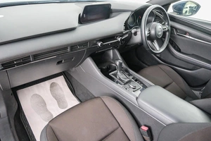 Хетчбэк Mazda 3 2020 года, 1749000 рублей, Красноярск