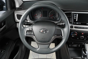 Седан Hyundai Solaris 2017 года, 1259000 рублей, Тюмень