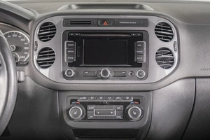 Внедорожник Volkswagen Tiguan 2014 года, 1699000 рублей, Томск