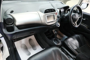 Хетчбэк Honda Fit 2011 года, 969000 рублей, Омск