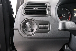 Седан Volkswagen Polo 2016 года, 1099000 рублей, Красноярск