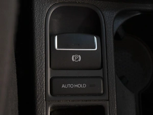 Внедорожник Volkswagen Tiguan 2011 года, 1390000 рублей, Омск