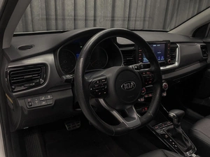 Внедорожник Kia Stonic 2020 года, 1545000 рублей, Красноярск