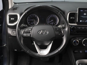 Внедорожник Hyundai Venue 2020 года, 2070777 рублей, Омск