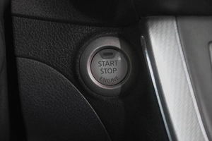 Хетчбэк Nissan Tiida 2015 года, 899000 рублей, Кемерово