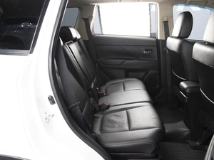 Внедорожник Mitsubishi Outlander 2014 года, 1370000 рублей, Омск