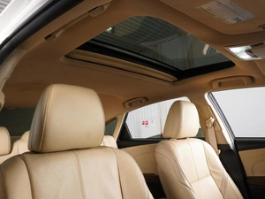 Седан Toyota Avalon 2013 года, 2095000 рублей, Красный Пахарь