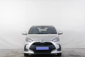 Хетчбэк Toyota Yaris 2021 года, 1439000 рублей, Кемерово