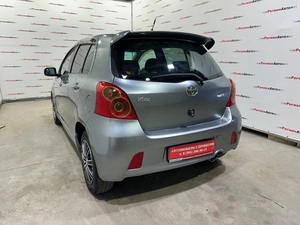 Хетчбэк Toyota Vitz 2006 года, 499000 рублей, Красноярск