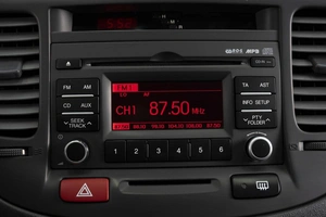 Седан Kia Rio 2010 года, 590000 рублей, Омск