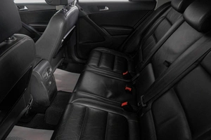 Внедорожник Volkswagen Tiguan 2011 года, 1189000 рублей, Кемерово