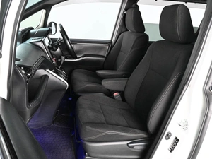 Минивэн Toyota Esquire 2017 года, 2599000 рублей, Ростов-на-Дону