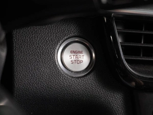 Седан Kia Optima 2019 года, 1964000 рублей, Воронеж