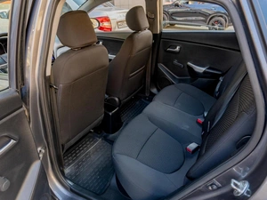 Хетчбэк Kia Rio 2014 года, 949000 рублей, Саратов