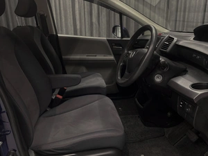 Минивэн Honda Freed 2009 года, 1030000 рублей, Красноярск