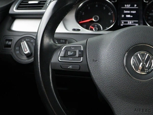 Седан Volkswagen Passat 2012 года, 1350050 рублей, Москва