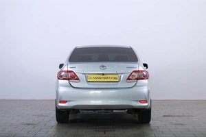 Седан Toyota Corolla 2012 года, 1049000 рублей, Омск