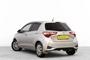 Хетчбэк Toyota Vitz 2019 года, 1489000 рублей, Барнаул