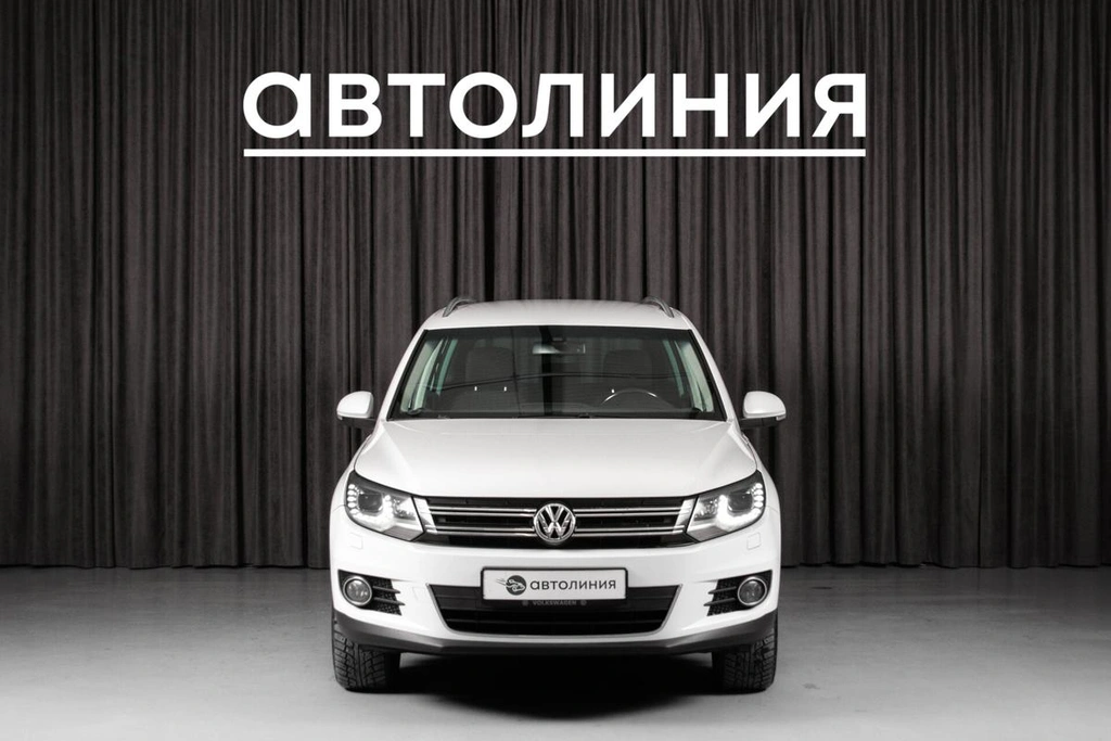 Внедорожник Volkswagen Tiguan 2011 года, 1099000 рублей, Красноярск