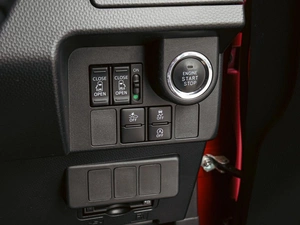 Минивэн Toyota Roomy 2017 года, 1200000 рублей, Краснодар