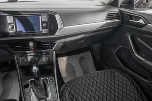 Седан Volkswagen Jetta 2018 года, 1349000 рублей, Барнаул