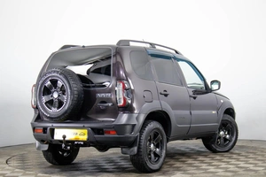 Внедорожник Chevrolet Niva 2017 года, 929000 рублей, Пермь
