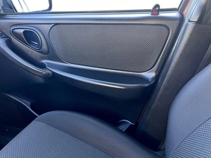 Внедорожник Chevrolet Niva 2018 года, 750000 рублей, Красноярск