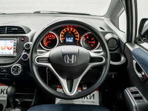 Хетчбэк Honda Fit 2010 года, 850000 рублей, Красноярск