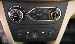 Седан Renault Logan 2015 года, 990000 рублей, Орёл