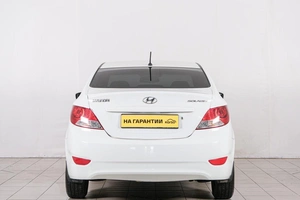 Седан Hyundai Solaris 2011 года, 699000 рублей, Красноярск