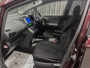 Минивэн Toyota Wish 2010 года, 1250000 рублей, Красноярск