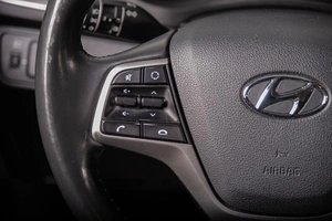 Седан Hyundai Solaris 2017 года, 1319000 рублей, Томск