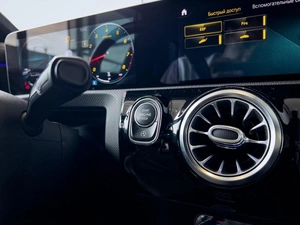 Седан Mercedes-benz CLA-класс 2020 года, 2890000 рублей, Уфа