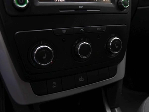 Внедорожник Skoda Yeti 2011 года, 999000 рублей, Волгоград