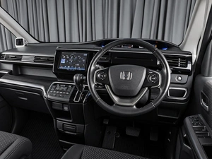 Минивэн Honda Stepwgn Spada 2015 года, 1849000 рублей, Тюмень