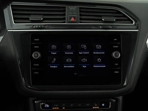 Внедорожник Volkswagen Tiguan 2017 года, 2249999 рублей, Москва