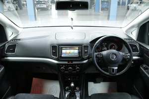 Минивэн Volkswagen Sharan 2015 года, 1398000 рублей, Солонцы