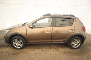 Хэтчбек Renault Sandero 2020 года, 1400000 рублей, Брянск