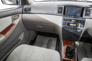 Седан Toyota Corolla 2001 года, 499000 рублей, Барнаул