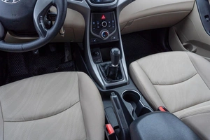 Седан Hyundai Elantra 2014 года, 1229000 рублей, Саратов