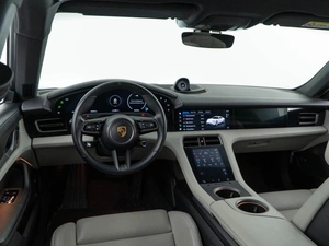 Седан Porsche Taycan 2021 года, 6498999 рублей, Москва