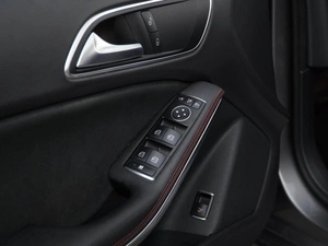Седан Mercedes-benz CLA-класс 2015 года, 2149077 рублей, Москва