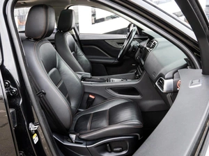 Внедорожник Jaguar F-Pace 2016 года, 2499000 рублей, Краснодар